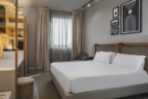 Queen room