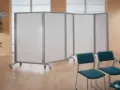 Separè autoportanti su ruote