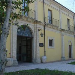 Biblioteca Comunale "Raffaele Liberatore"