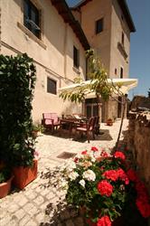Sotto il Castello