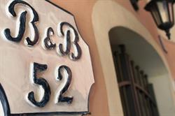 B&B 52
