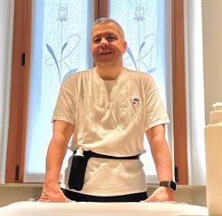 Massaggi olistici - Il benessere a portata di mano di Roberto Intravaia