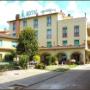 L'Hotel