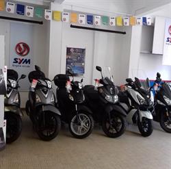 Avia Moto Di Voghera Davide & C. (S.a.s.)