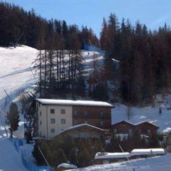 HOTEL LION NOIR PILA