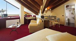 Art & Hotel