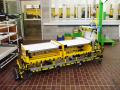AGV INDEVA veicolo autoguidato per mezzo di banda magnetica incollata al pavimento