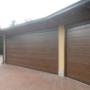 Portoni sezionali effetto legno automatici